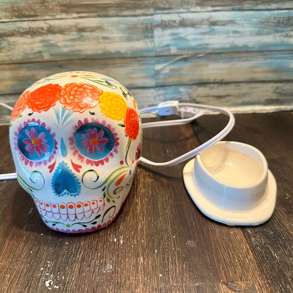 VGC sugar skull wax warmer